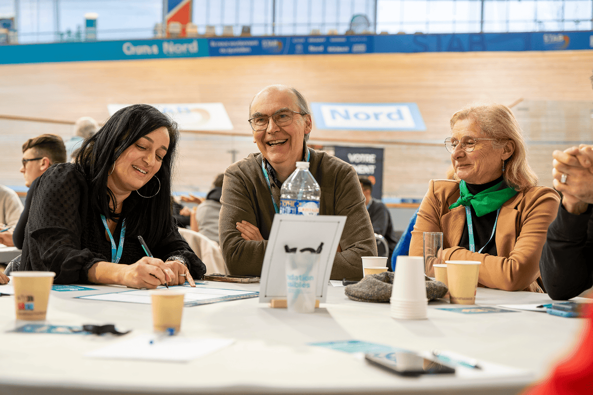 Les échanges humains et souriants - Fond'Actions des Possibles